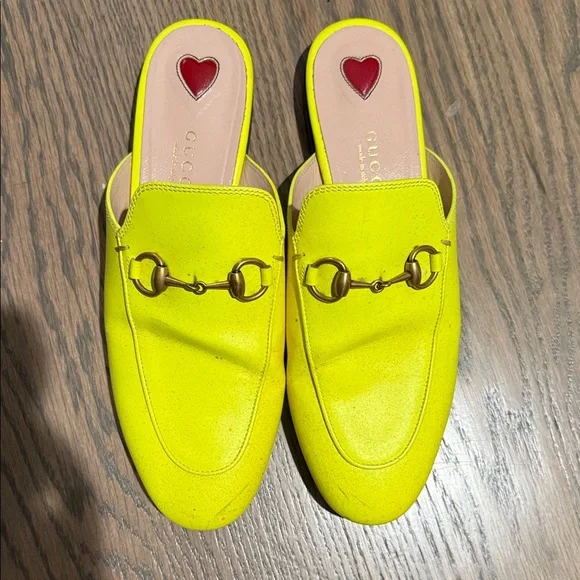 Gucci Women's Bright Yellow Mules with Gold Detail - Picture 4 of 6